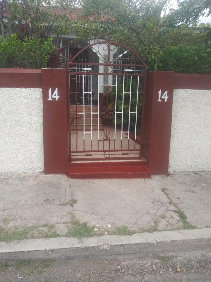 15 Min From The Airport In Kingston Jamaica Apartamento Exterior foto
